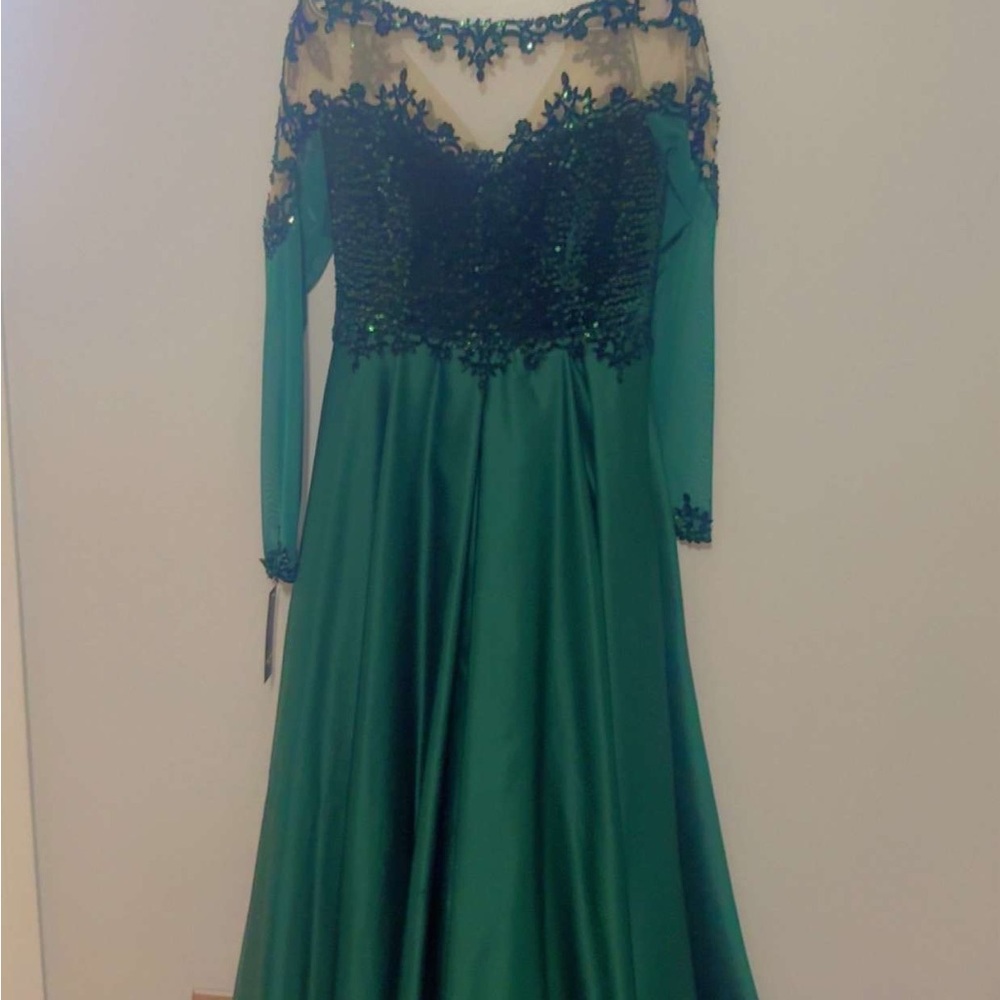 Elegant Green Evening Dress